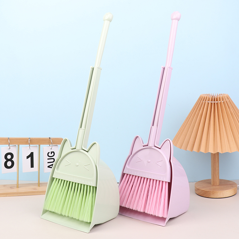 만화 스타일 유아용 빗자루 쓰레받기, 유연한 강모 어린 - Kids Outdoor Broom 리뷰 및 가격